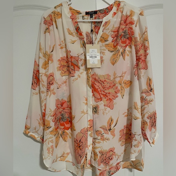 NYDJ Pintuck Floral Blouse - NWT - Picture 3 of 9
